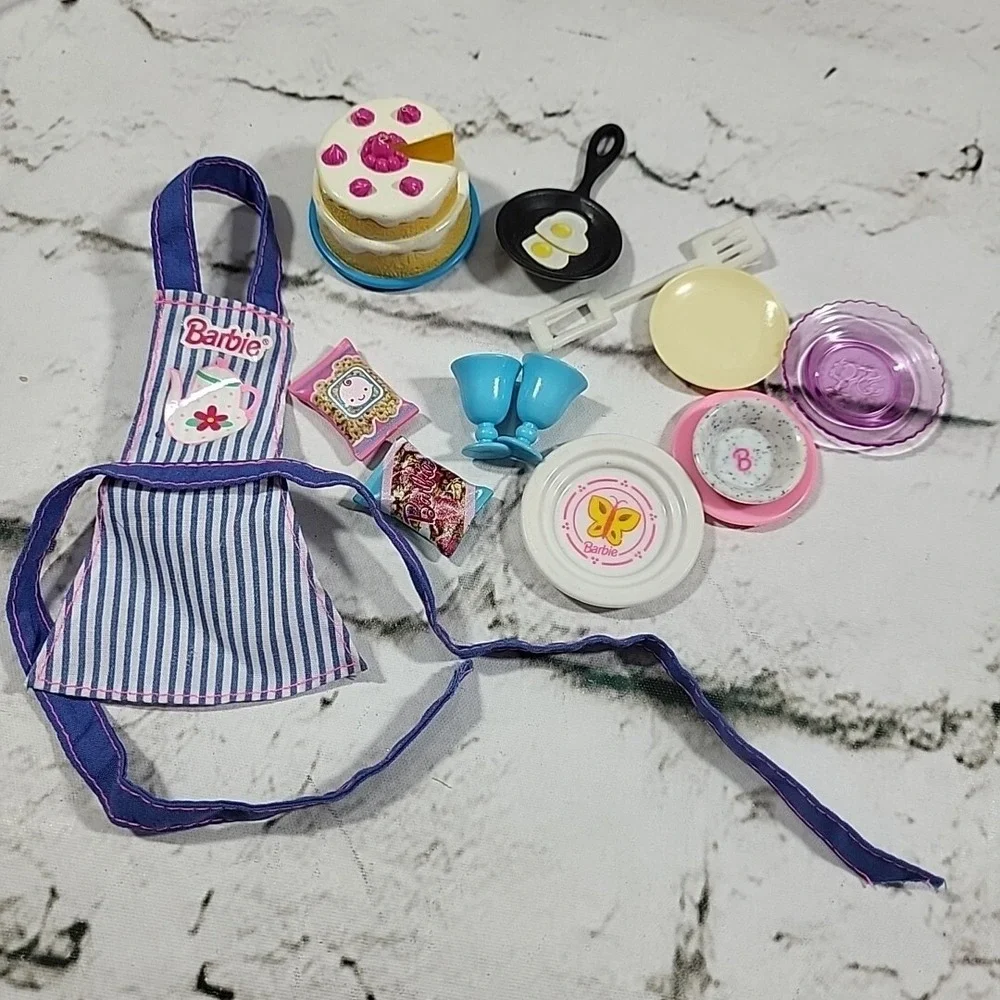 Sweet Treats Barbie Apron and‎ Accessories Doll Play Food Miniatures